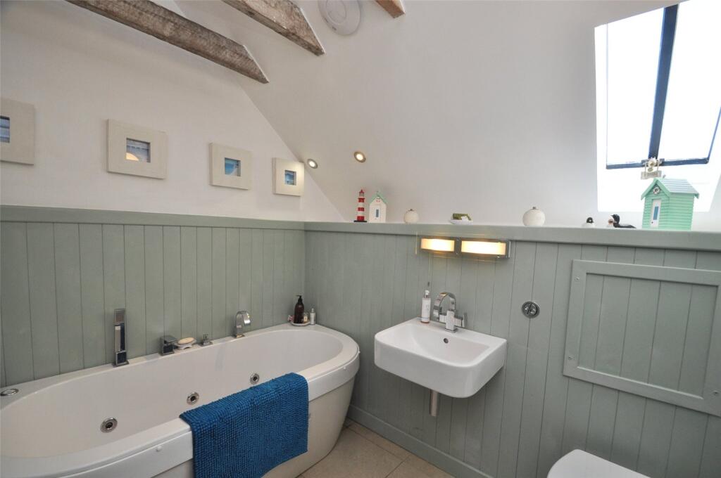 Bed 1 Ensuite