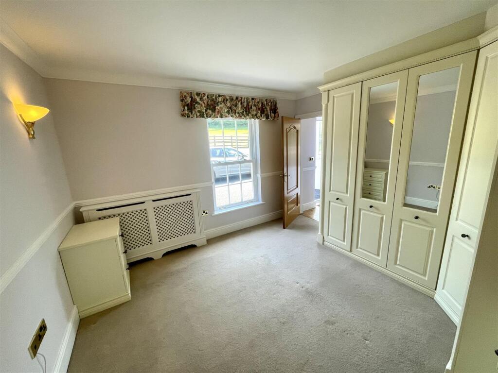 REAR BEDROOM 3