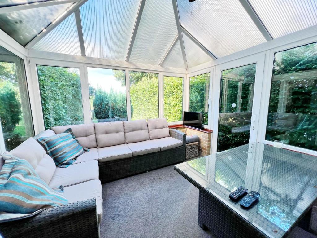 Conservatory pic 1.jpg