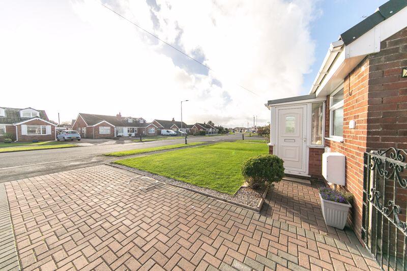 Front garden and driveway