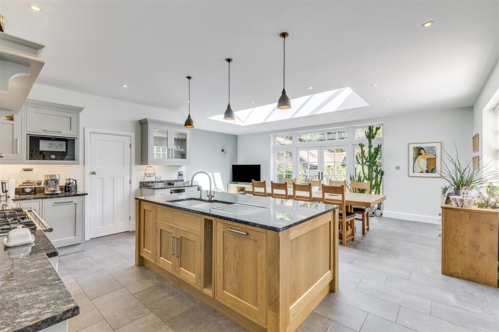 Norton Way South 334-34.jpg