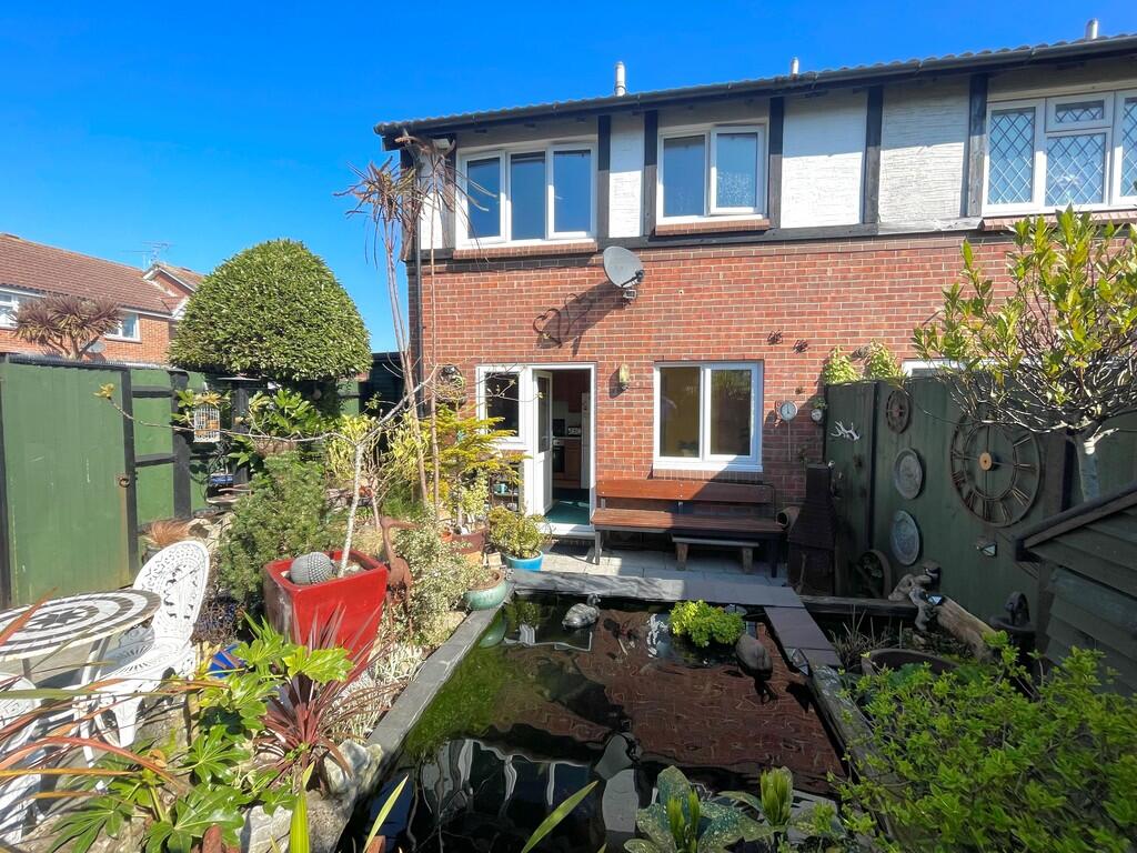 19 Biscay Close R...