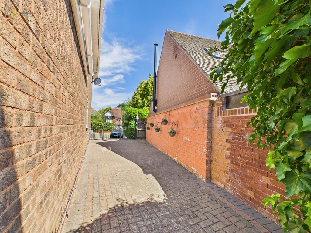 CAM03830G0-PR0184...