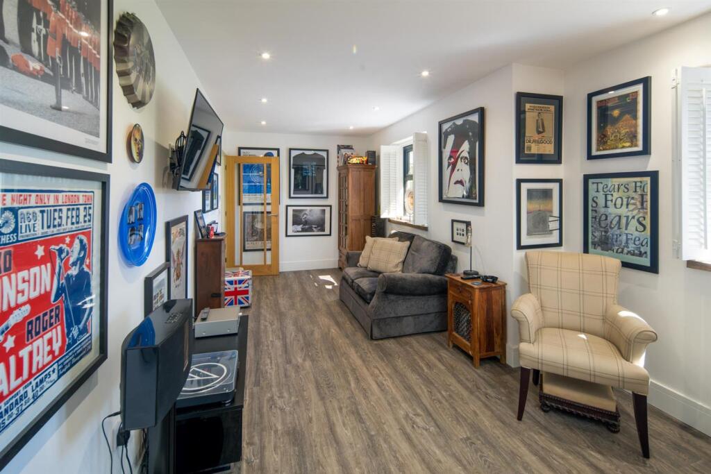 Music Room/Snug