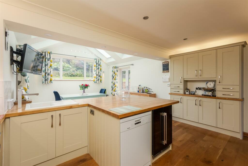 The Rise 11 Kitchen-1.jpg
