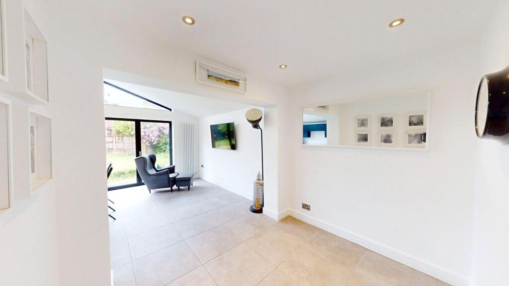 Dining/Kitchen
