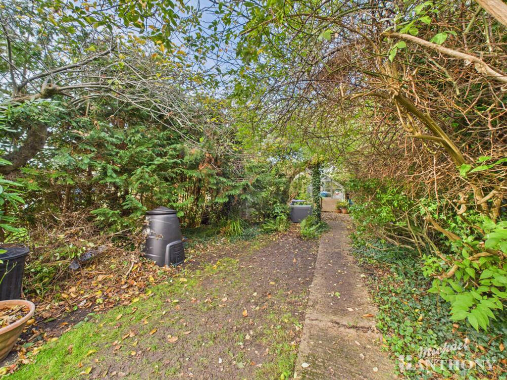 CAM03218G0-PR0827-STILL016-thumbnail-h750-70