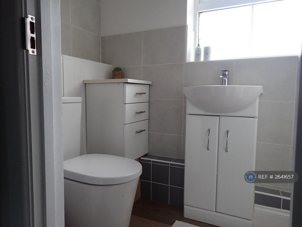 Bed 2 En Suite