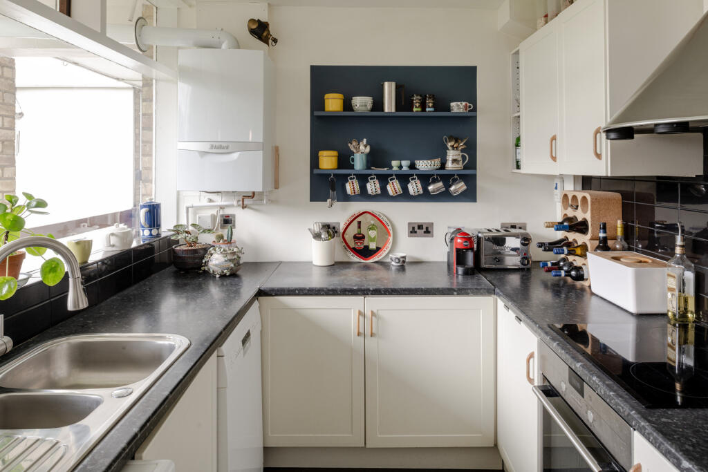 263302 - TMH_MOAT COURT-101.jpg