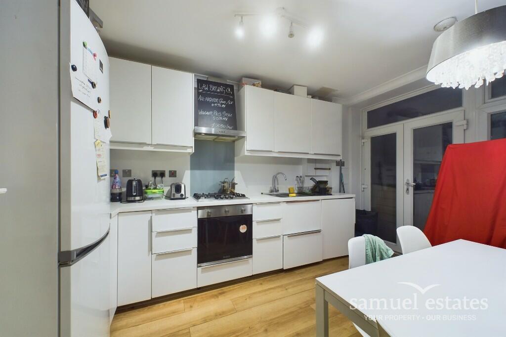 Living Room / Kitche
