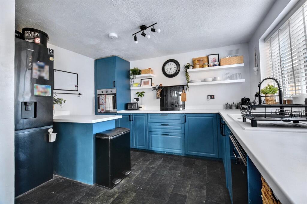 Kitchen_1.jpeg