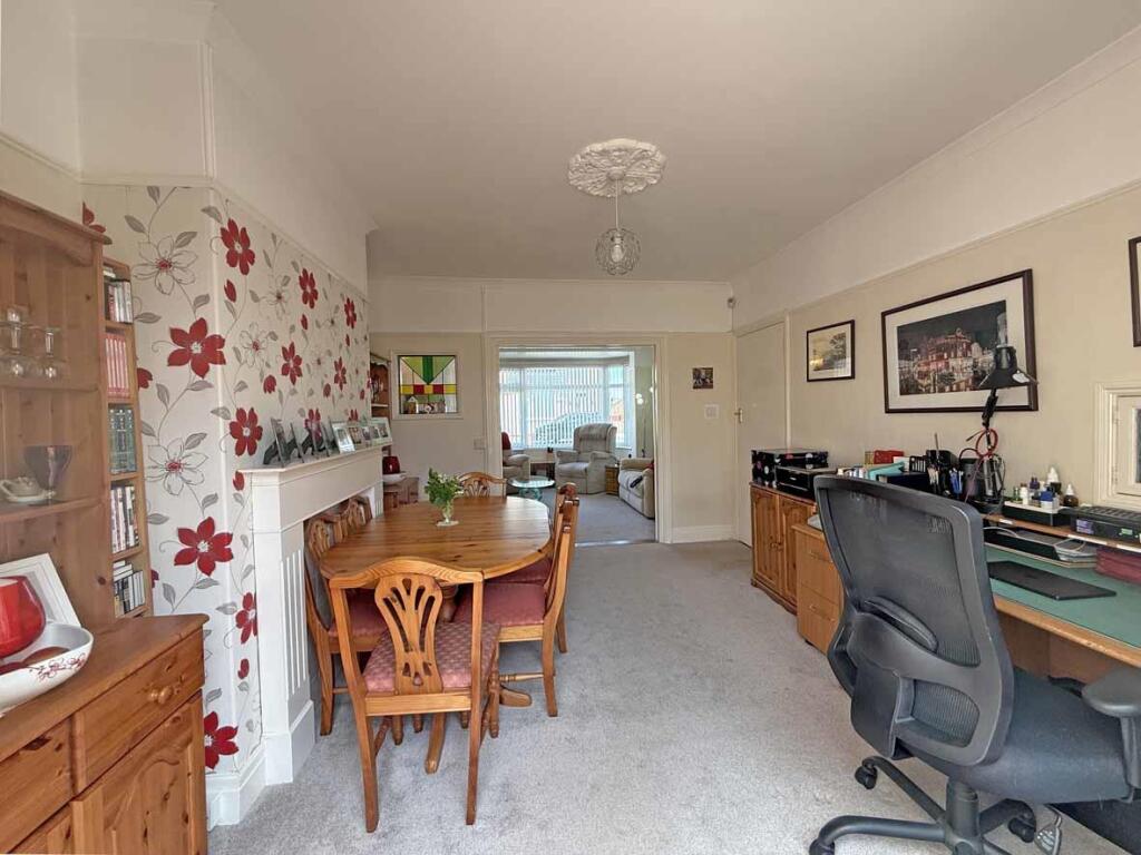 Lester Close 10 Dining Room 2.jpg