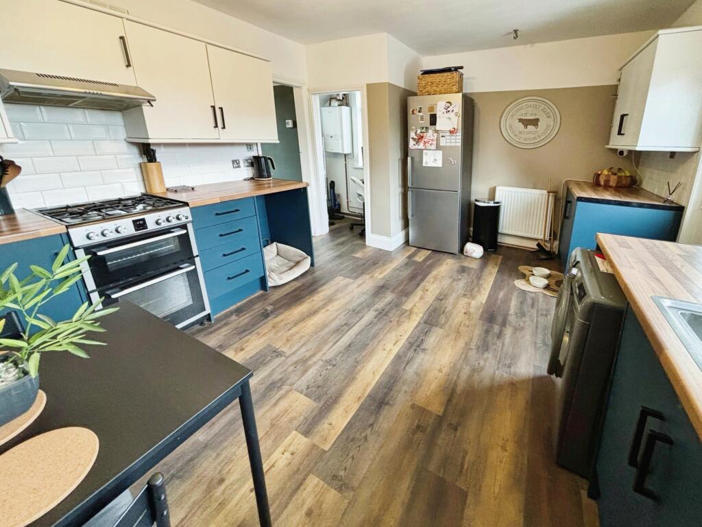 2ba70340-image0 20 285 29