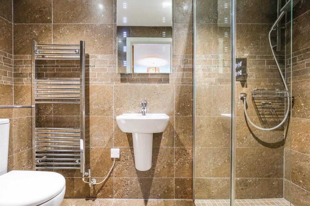 En-suite shower room 