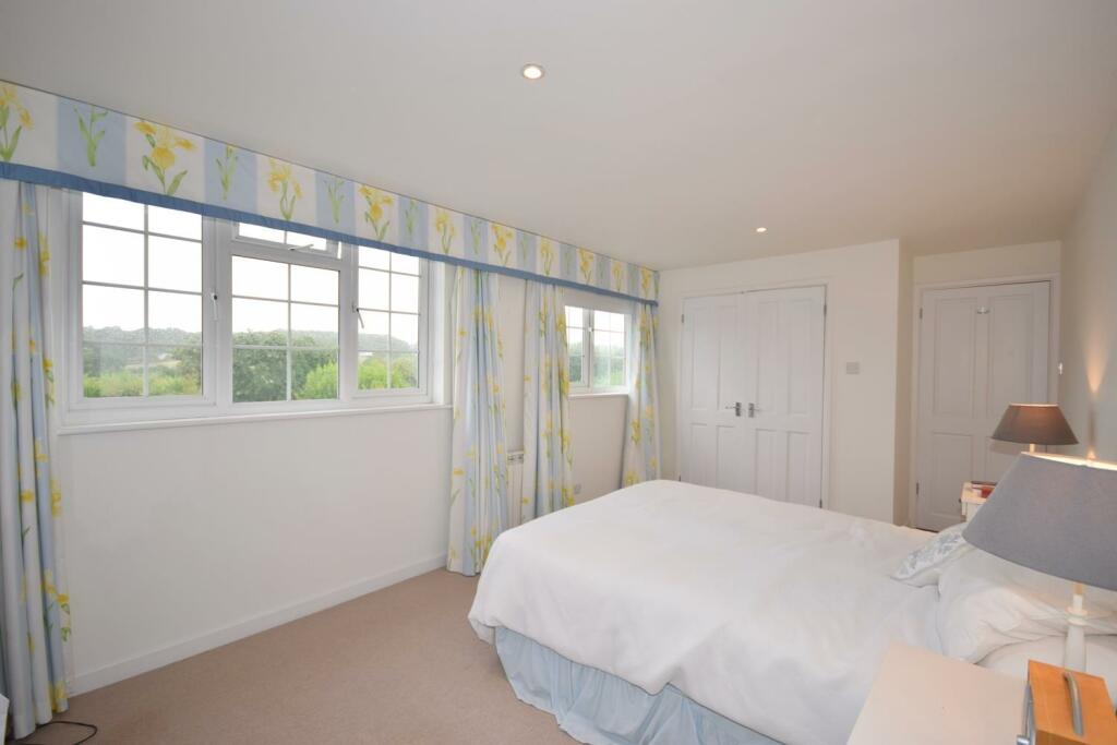 Bedroom 1.jpg