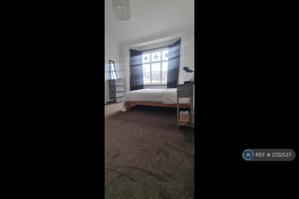 Front Bedroom Double Large