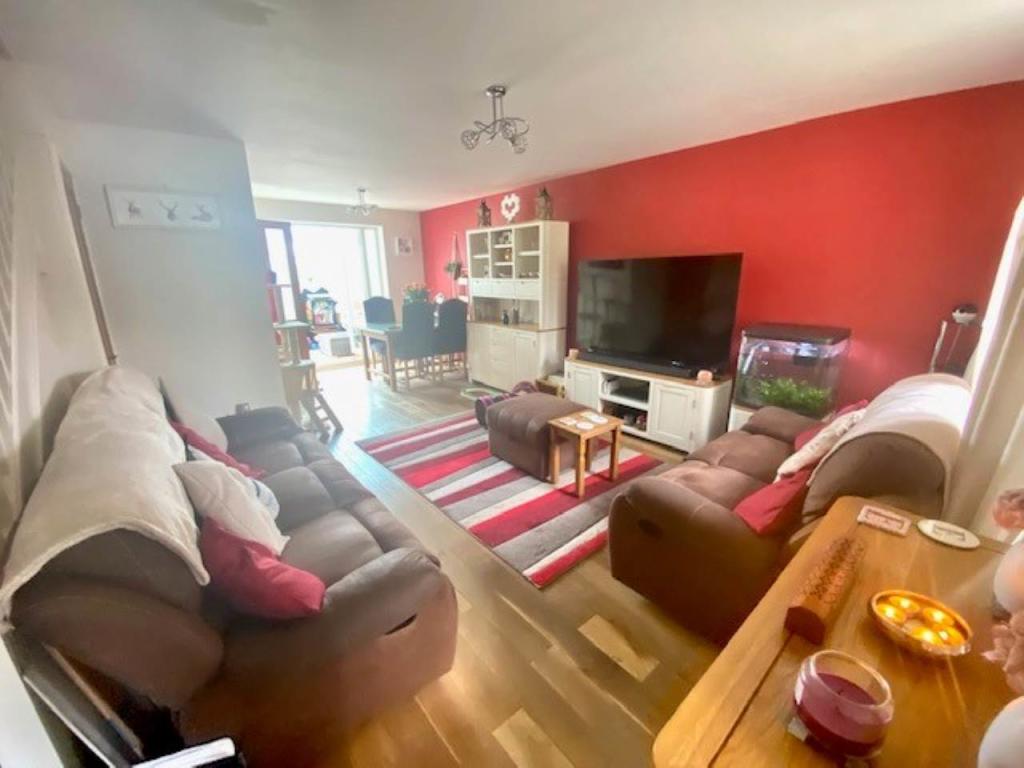 Sitting Room pic 1