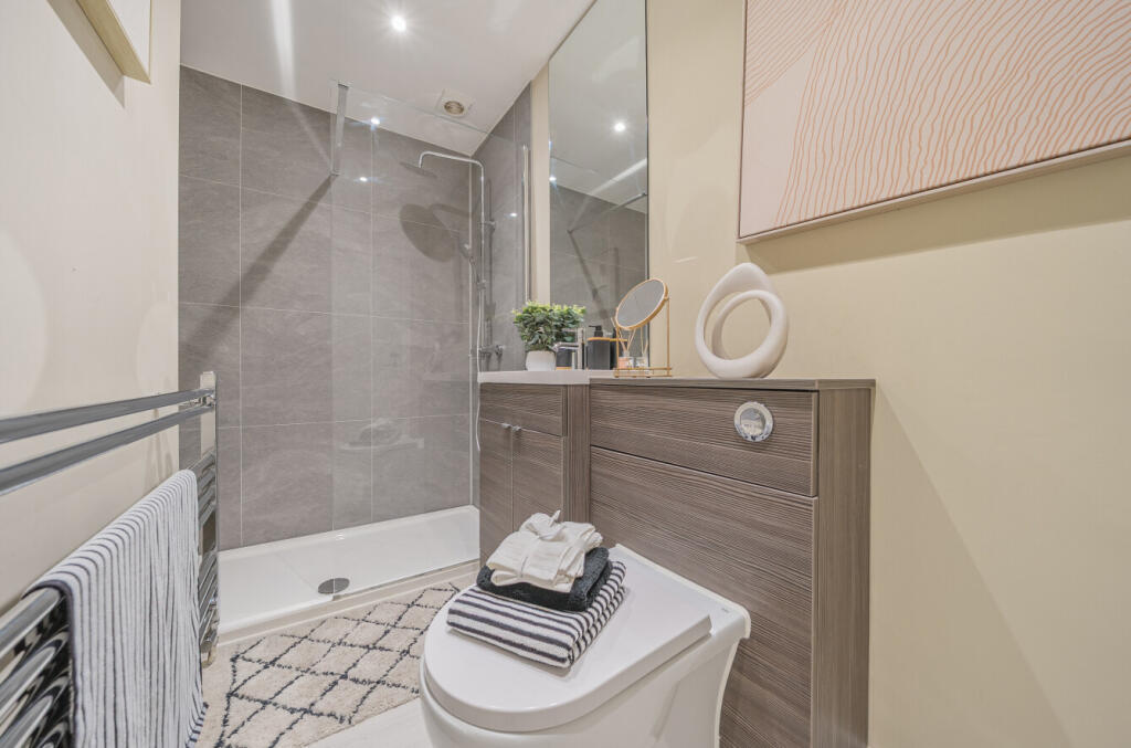 1365762-3-68e7cbf...