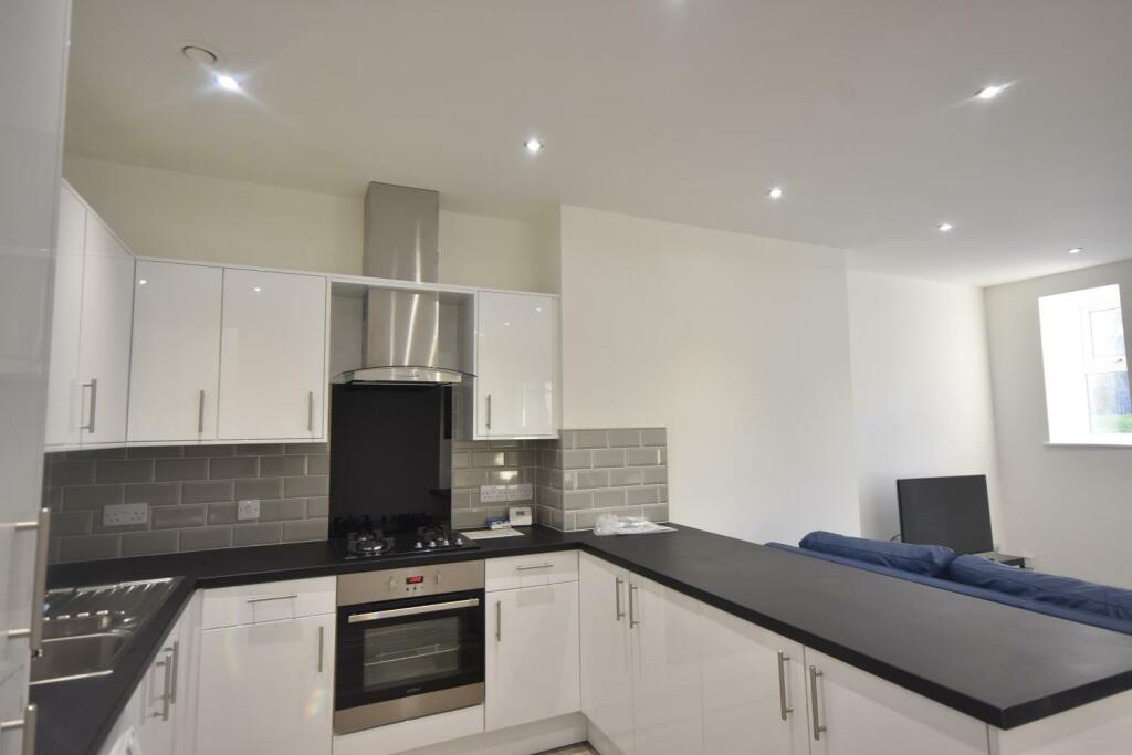 Flat 2, 7 Osborne Terrace15