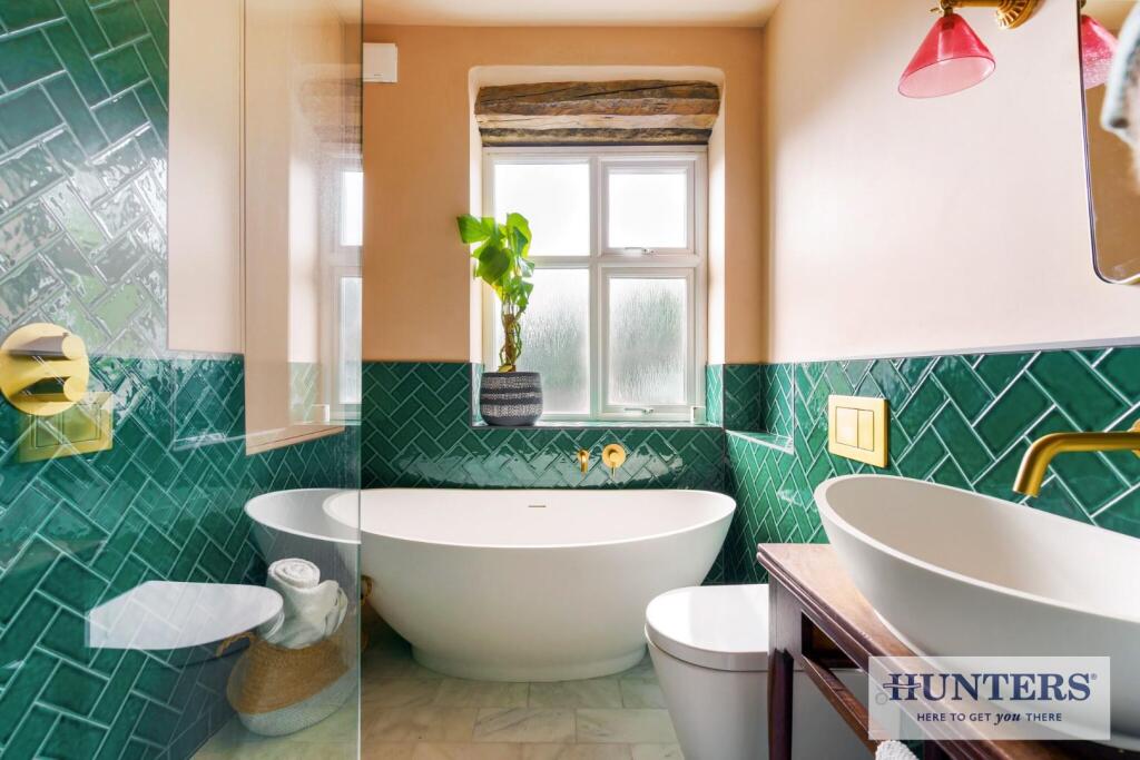 92167_61 Town Street Guiseley (26) - Copy_low.jpg