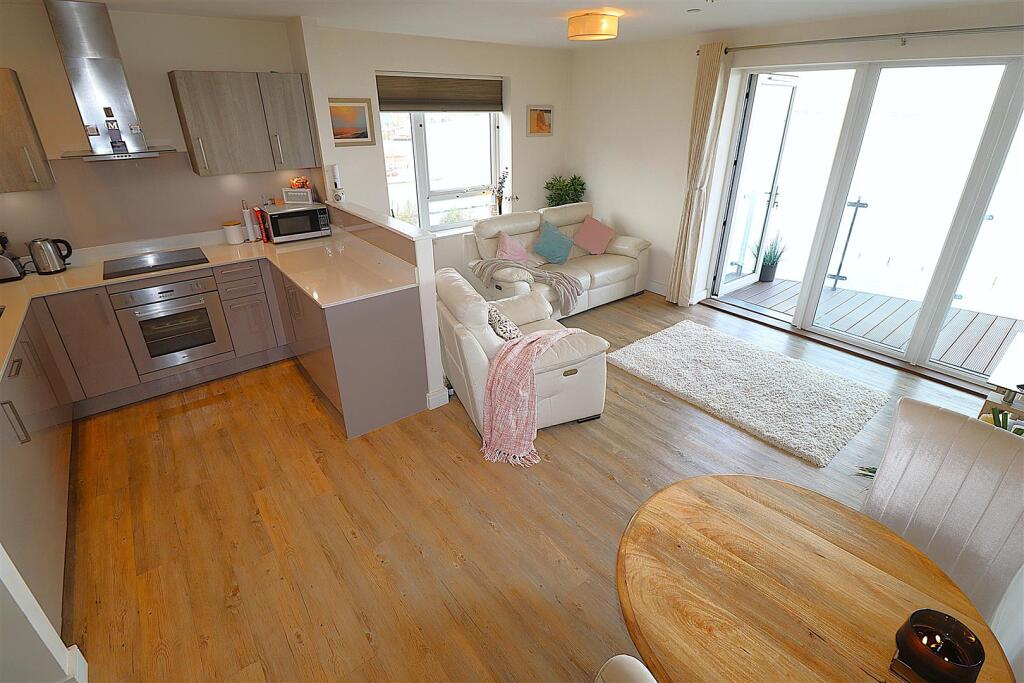 Open Plan Kitchen/Lounge
