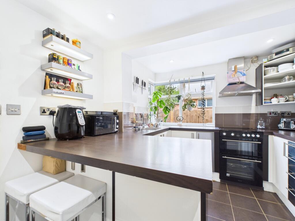 Flat A - Kitchen 3