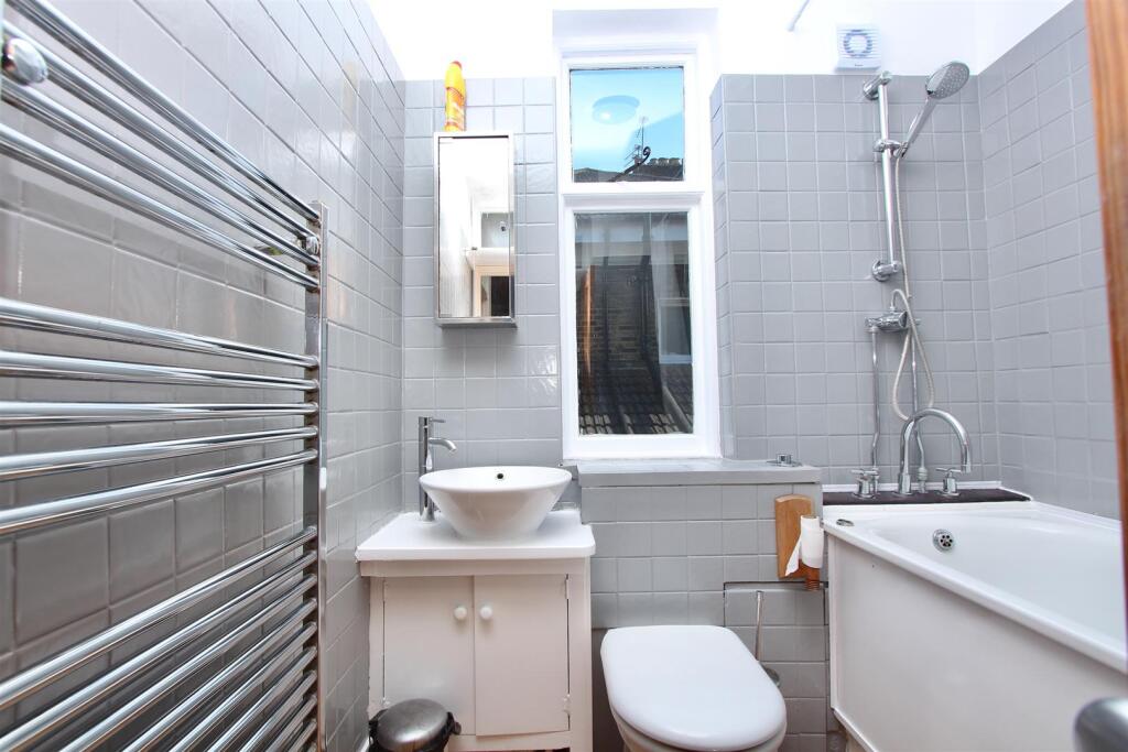 Bedford Court, N16
