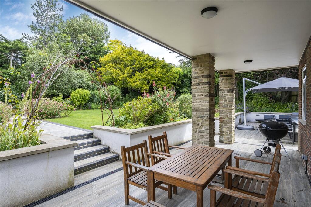 Terrace &amp; Veranda