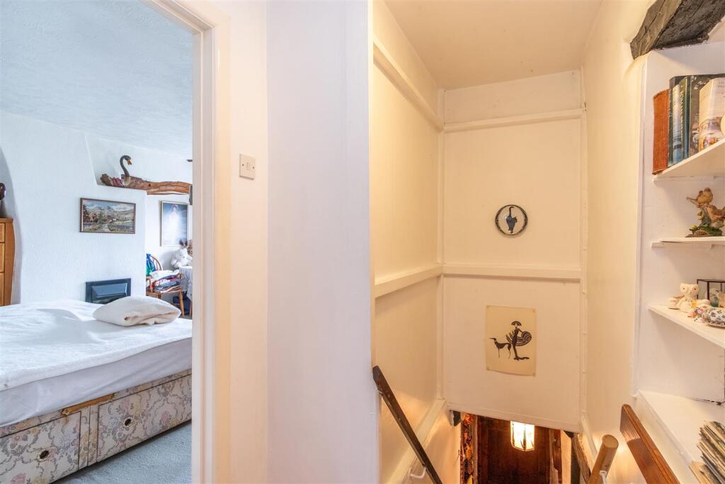 Landing/Master Bedroom