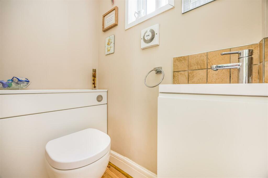 16 Southdown Road, Cosham-Small-PorticoMarketing-N
