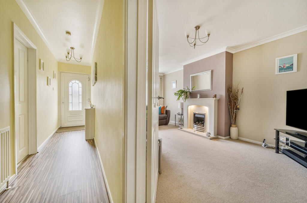 1313764-11-685aae...