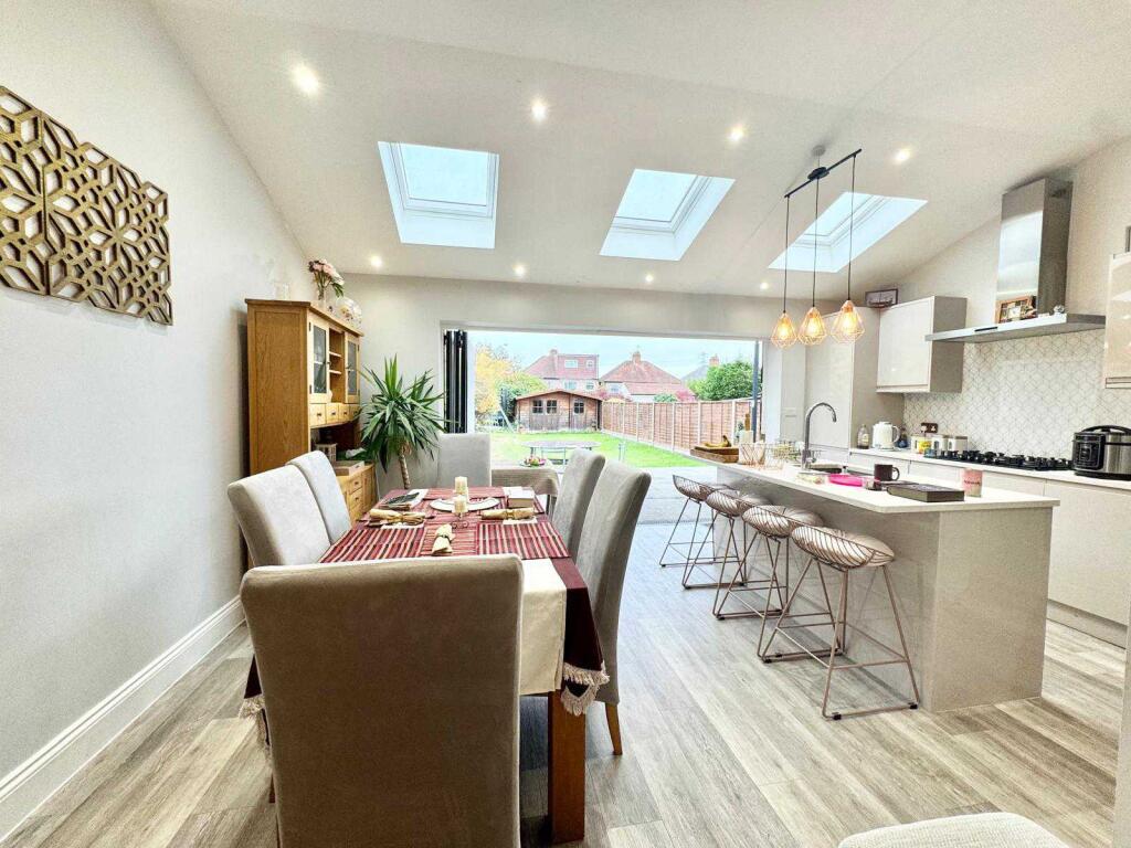 Caversham Avenue SM3 9AQ