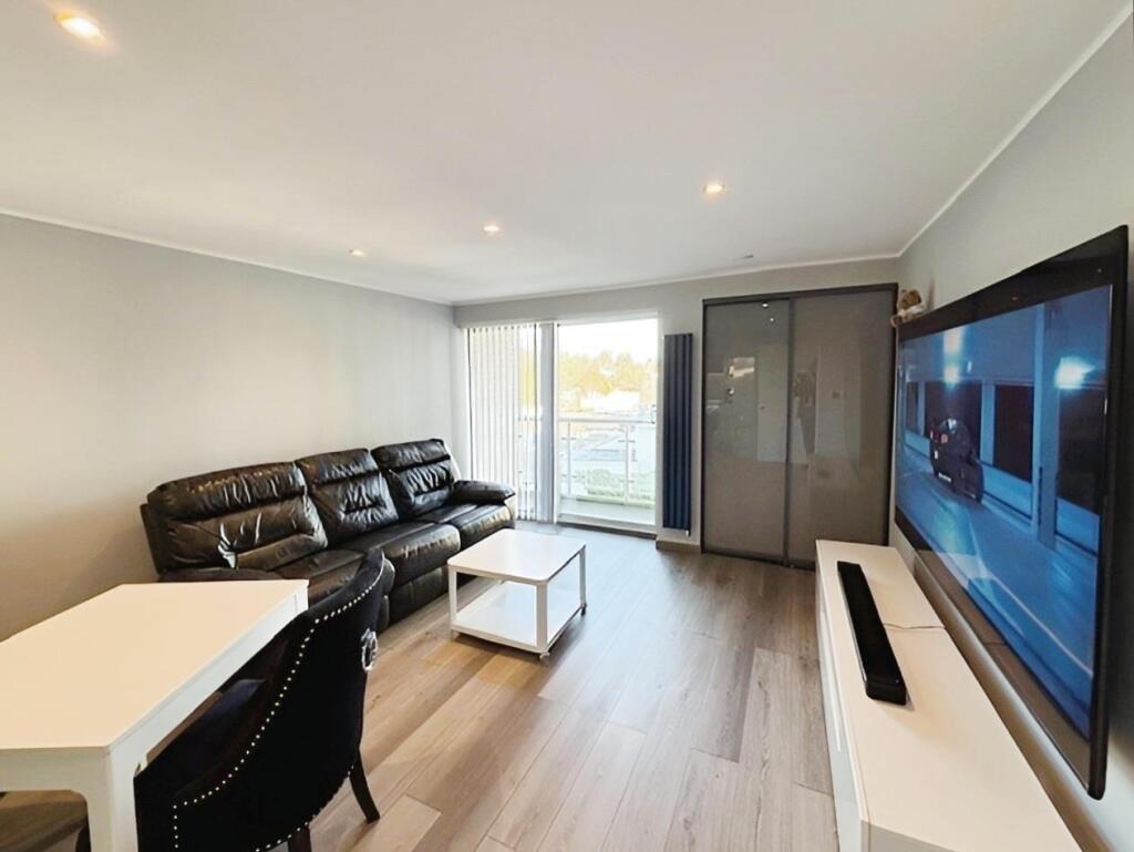 6555f2f8-Lounge 201.jpg