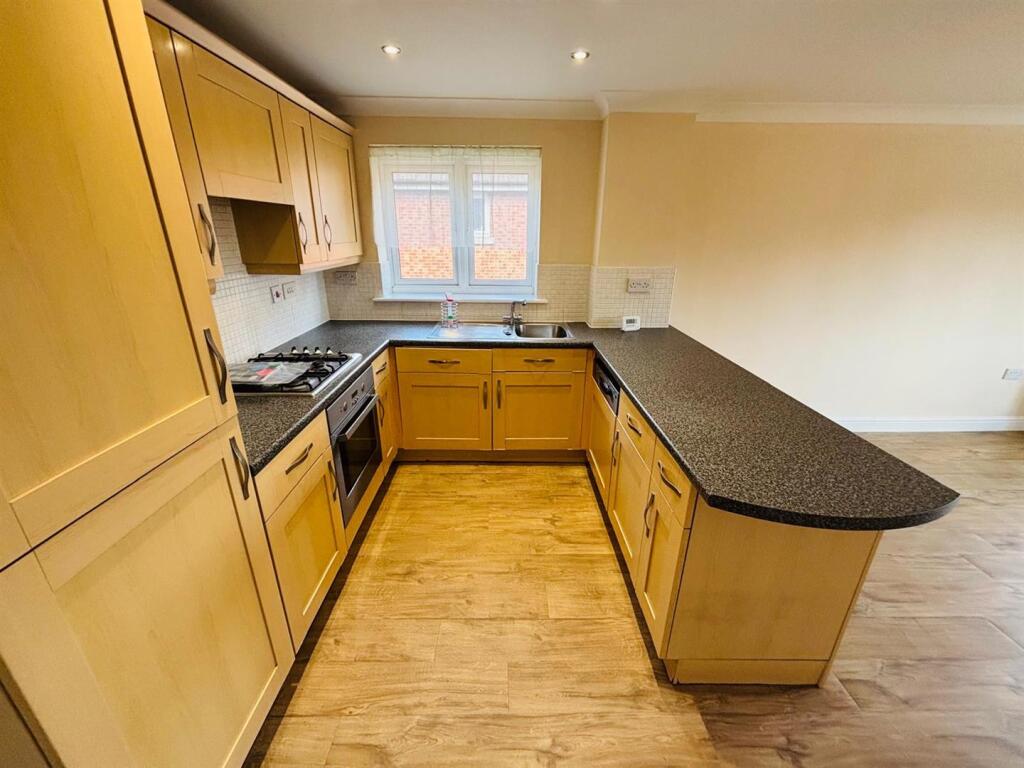 Kitchen Area: