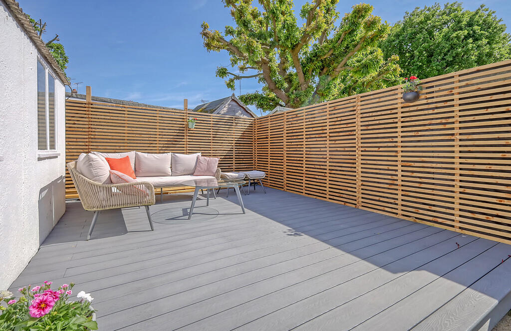 6 Winsford Gasrde...