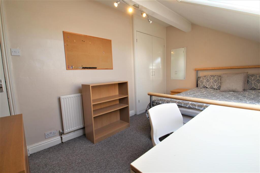 Bedroom 6.JPG
