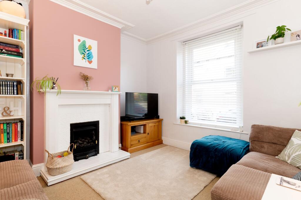 KITCHEN/DINER AND LIVING ROOM