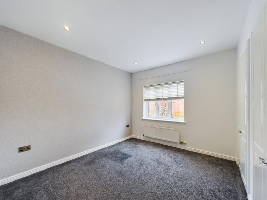 CAM01440G0-PR0122-STILL010