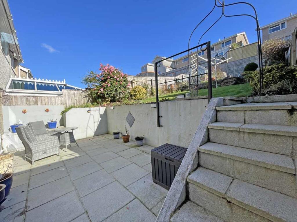 Holly Park Drive 46 Garden 2.jpg