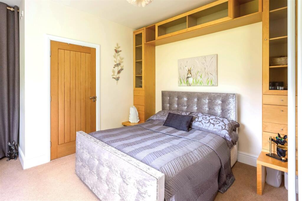 30 - Bedroom 5.jpg