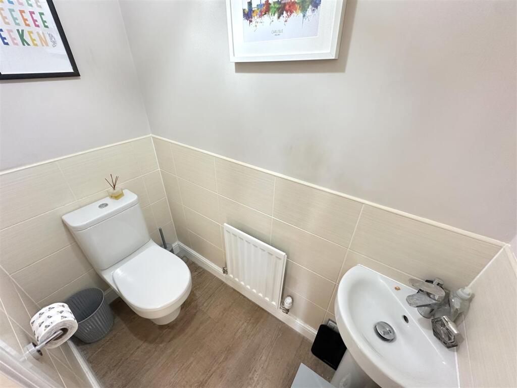 Cloakroom/WC