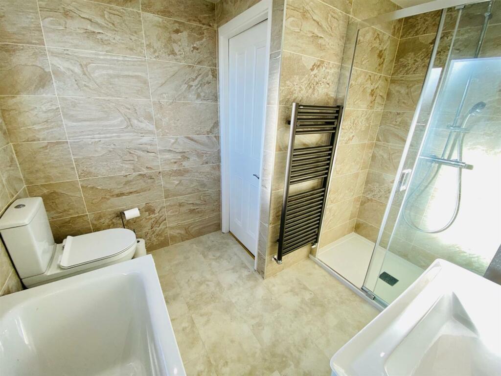 meadow lane 16 bathroom 2.jpg