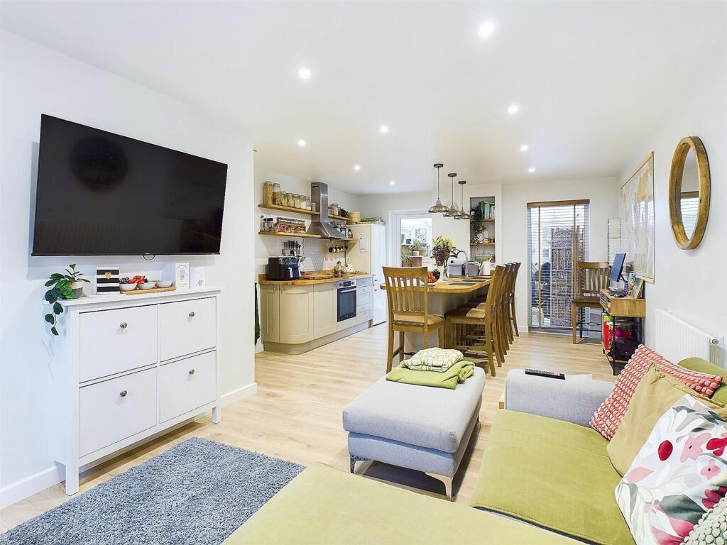 Lounge/kitchen