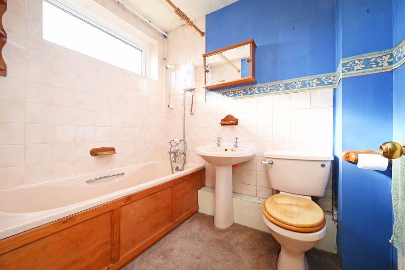 Family Bathroom 
