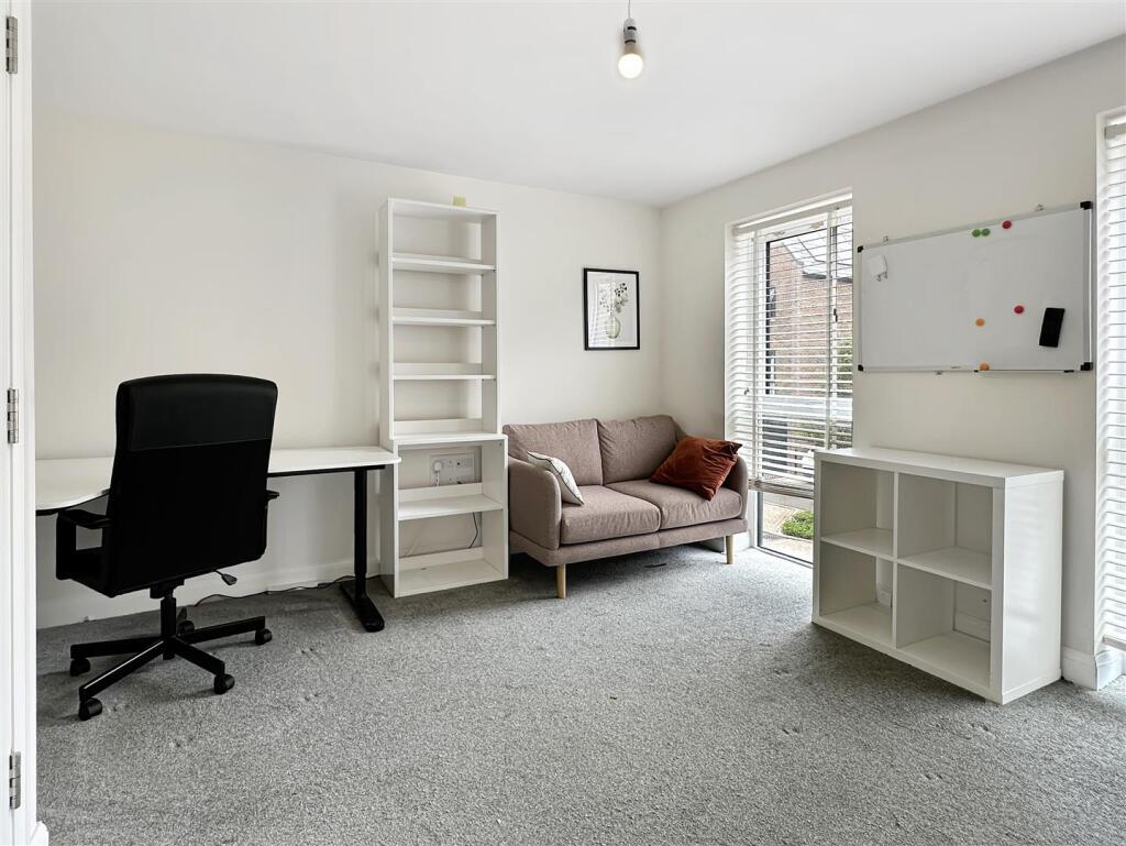Bedroom 2 (2)