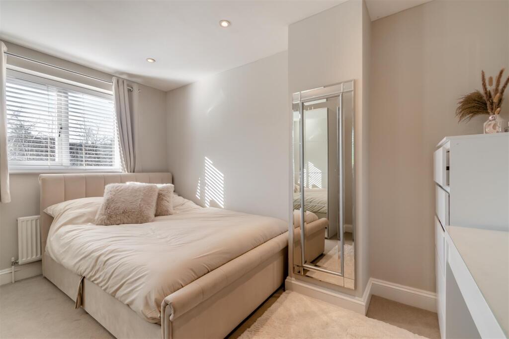 8635747-interior01.jpg