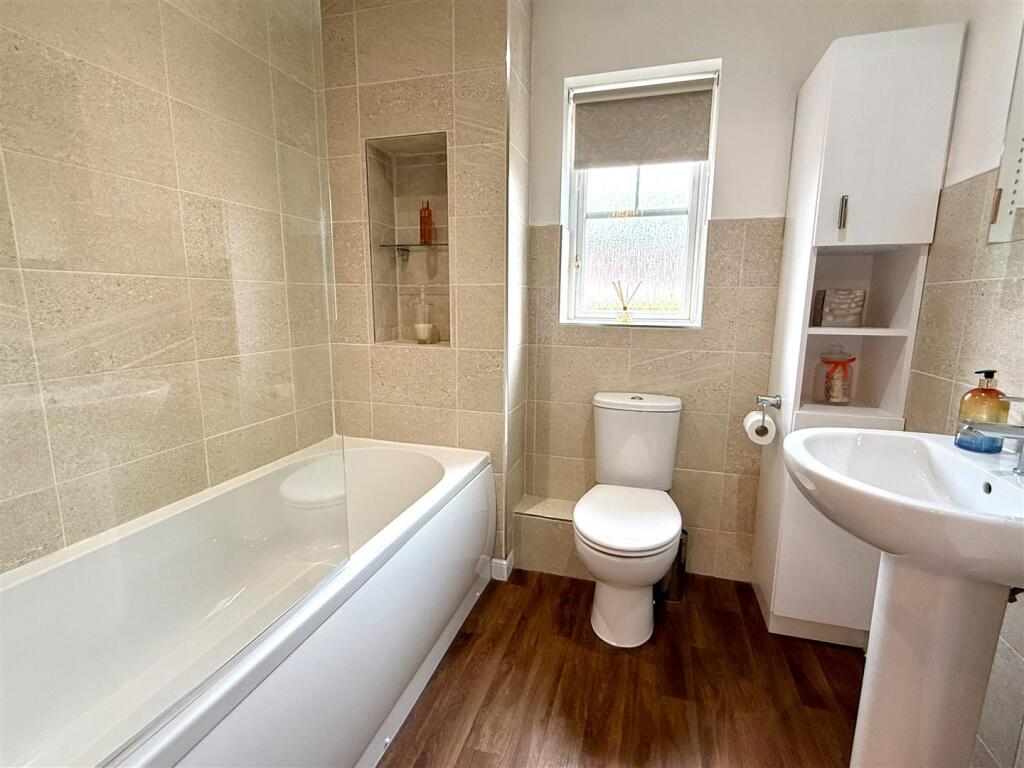 26 Welton Bathr.jpg