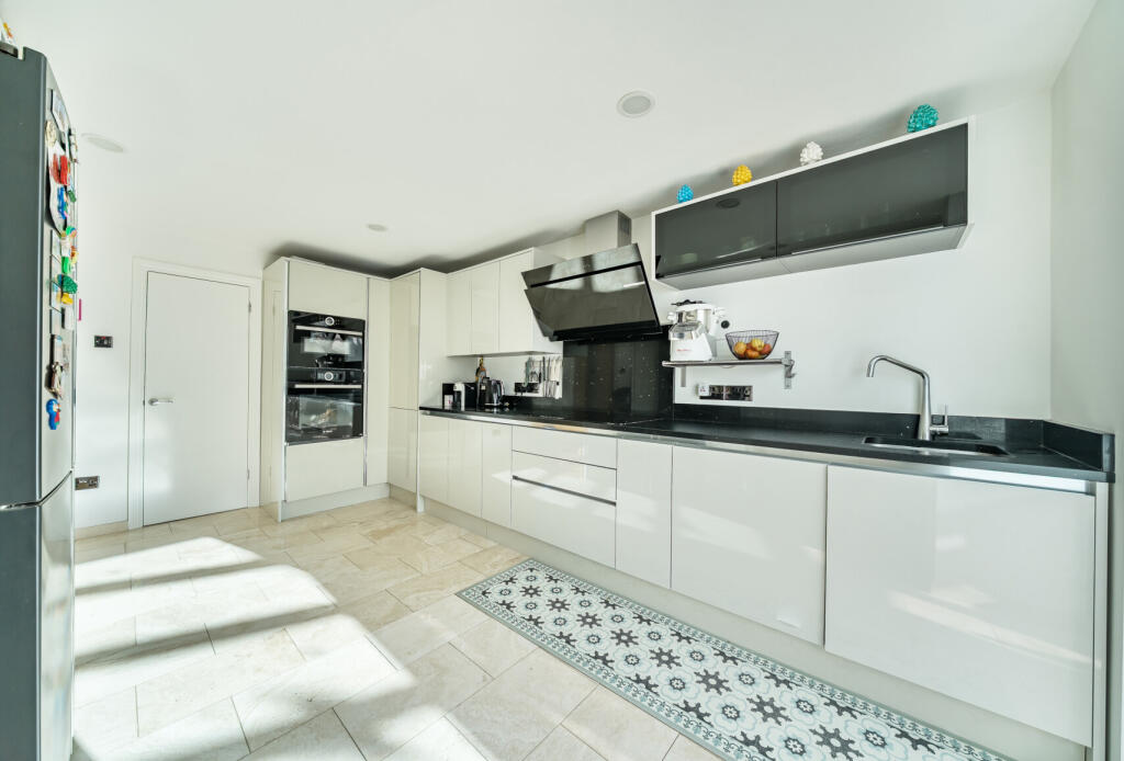 1373159-16-68ff51...