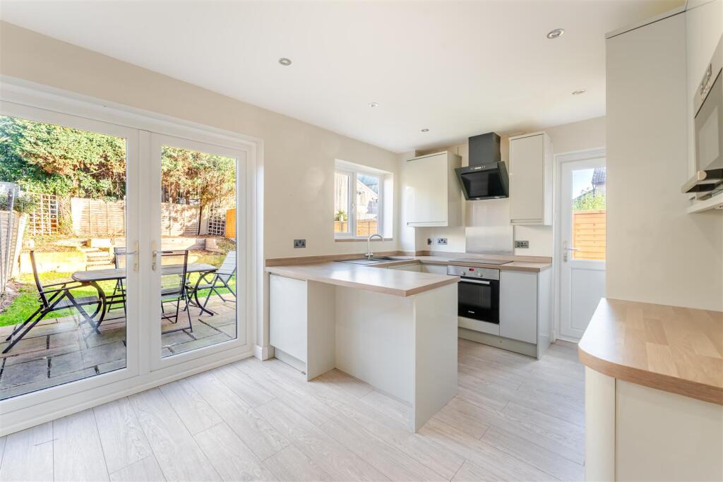 14 Woodmill, Yatton15.jpg