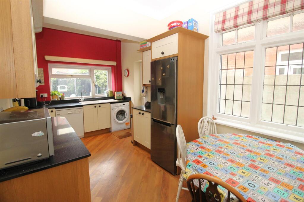 Breakfasting Kitchen